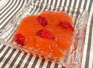 簡単いちご片栗粉餅