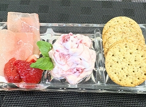 いちごのハニーチーズディップ