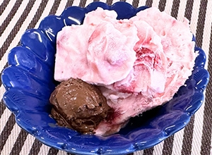パリチョコいちごアイス