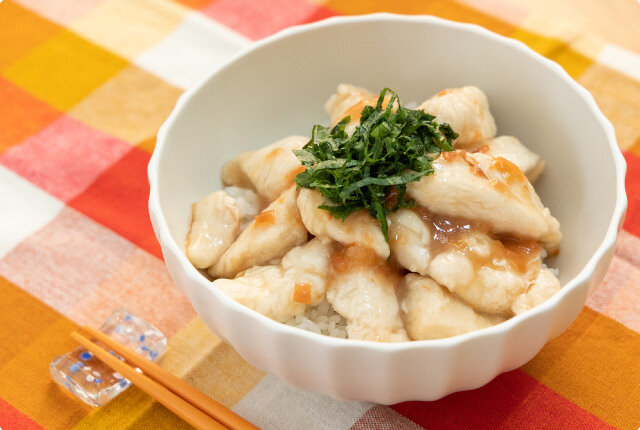 さっぱり梅しそささみ丼